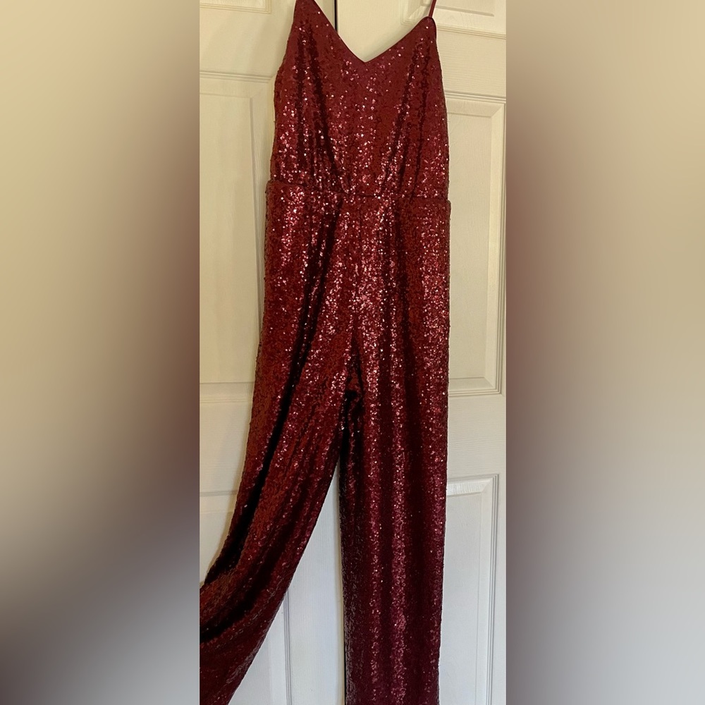 💕Watters & Watters Brand New Sequin Jumpsuit - Merlot color - Size 6 fits 6-8